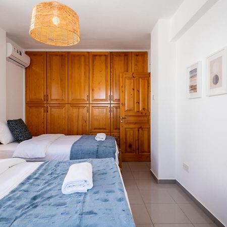 Jayde 2-Bedroom Apartment In Larnaca Exteriör bild